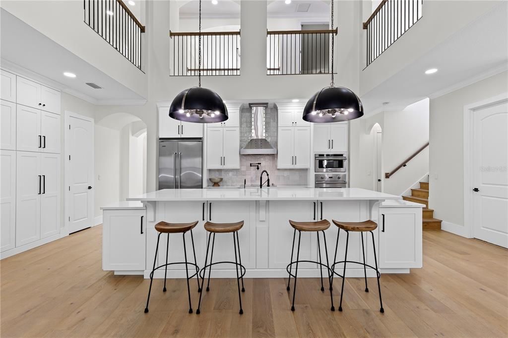 На продажу: $1,400,000 (5 спален, 4 ванн, 4554 Квадратных фут)