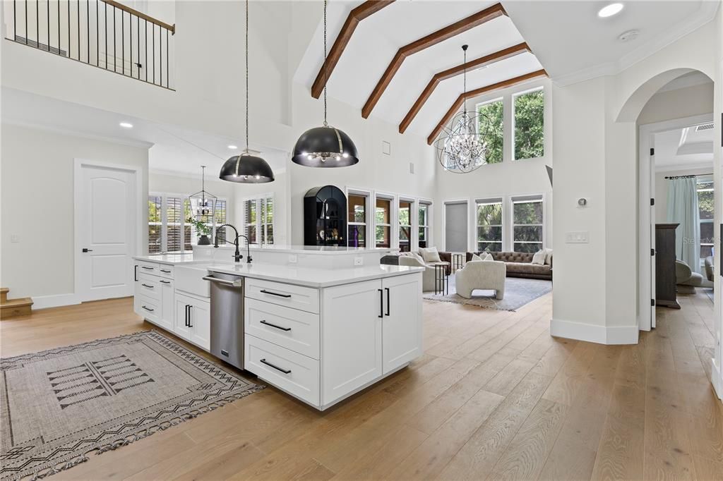 На продажу: $1,400,000 (5 спален, 4 ванн, 4554 Квадратных фут)