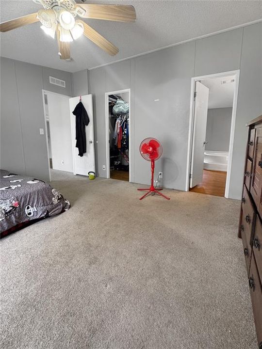 На продажу: $199,000 (4 спален, 2 ванн, 1560 Квадратных фут)