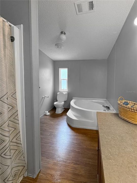 На продажу: $199,000 (4 спален, 2 ванн, 1560 Квадратных фут)