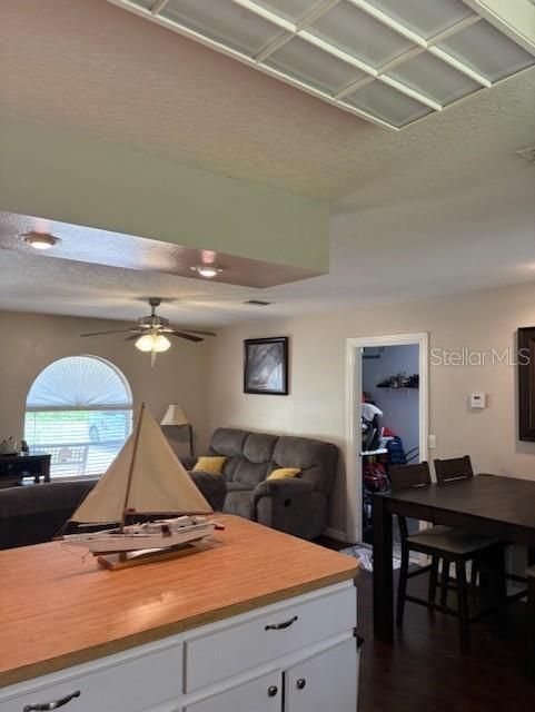 Active With Contract: $250,000 (3 beds, 2 baths, 1082 Square Feet)