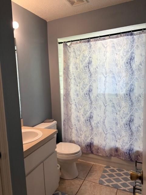 Active With Contract: $250,000 (3 beds, 2 baths, 1082 Square Feet)