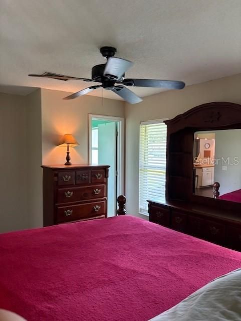 Active With Contract: $250,000 (3 beds, 2 baths, 1082 Square Feet)