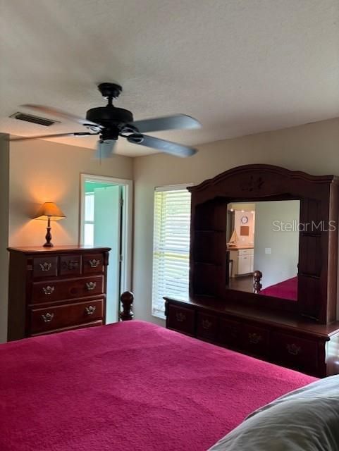 Active With Contract: $250,000 (3 beds, 2 baths, 1082 Square Feet)