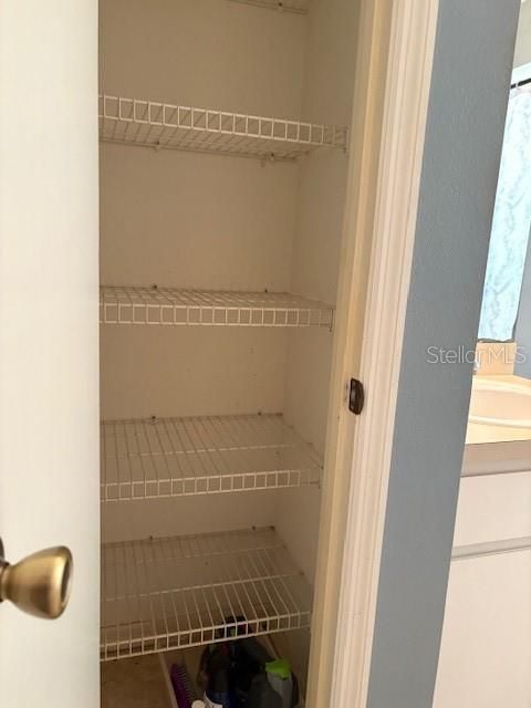 Active With Contract: $250,000 (3 beds, 2 baths, 1082 Square Feet)