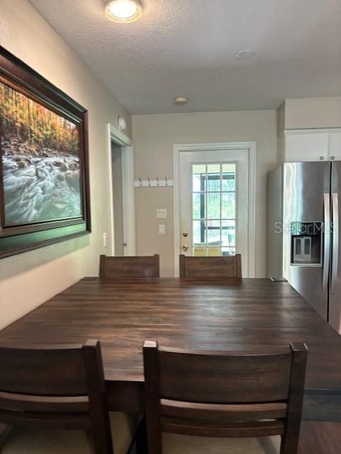 Active With Contract: $250,000 (3 beds, 2 baths, 1082 Square Feet)