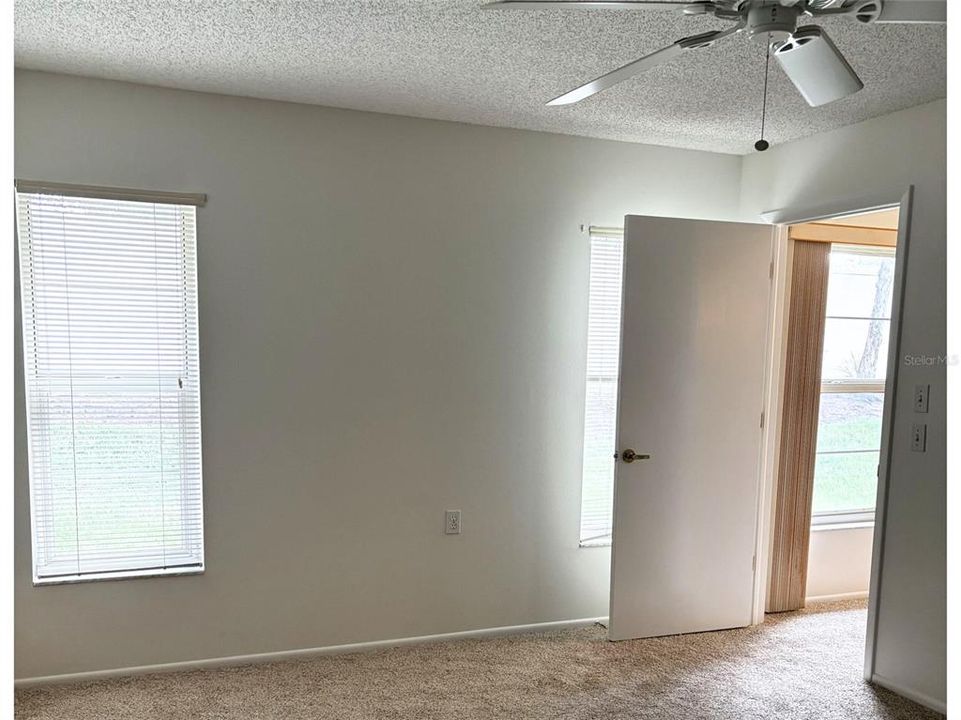 Под контрактом: $199,900 (2 спален, 2 ванн, 1409 Квадратных фут)