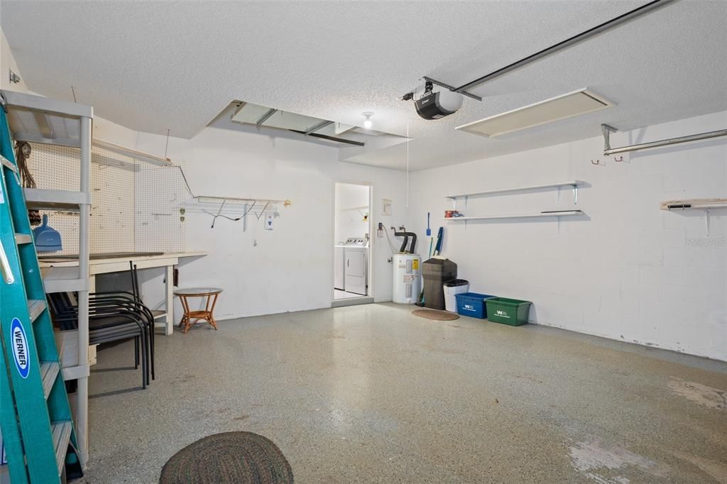 Под контрактом: $199,900 (2 спален, 2 ванн, 1409 Квадратных фут)