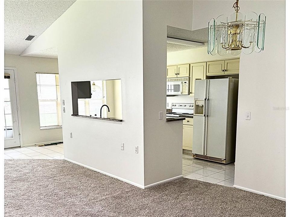 Под контрактом: $199,900 (2 спален, 2 ванн, 1409 Квадратных фут)