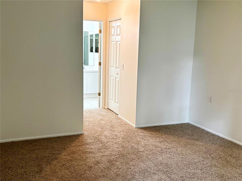 Под контрактом: $199,900 (2 спален, 2 ванн, 1409 Квадратных фут)