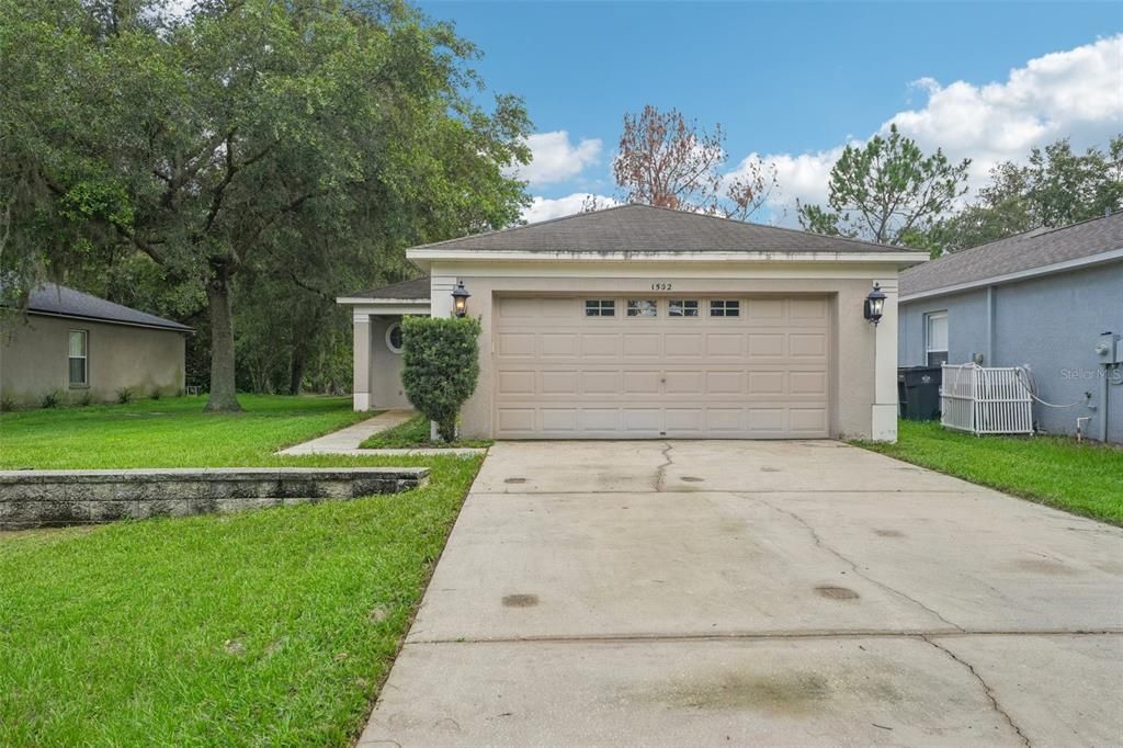 Activo con contrato: $299,900 (3 camas, 2 baños, 1296 Pies cuadrados)