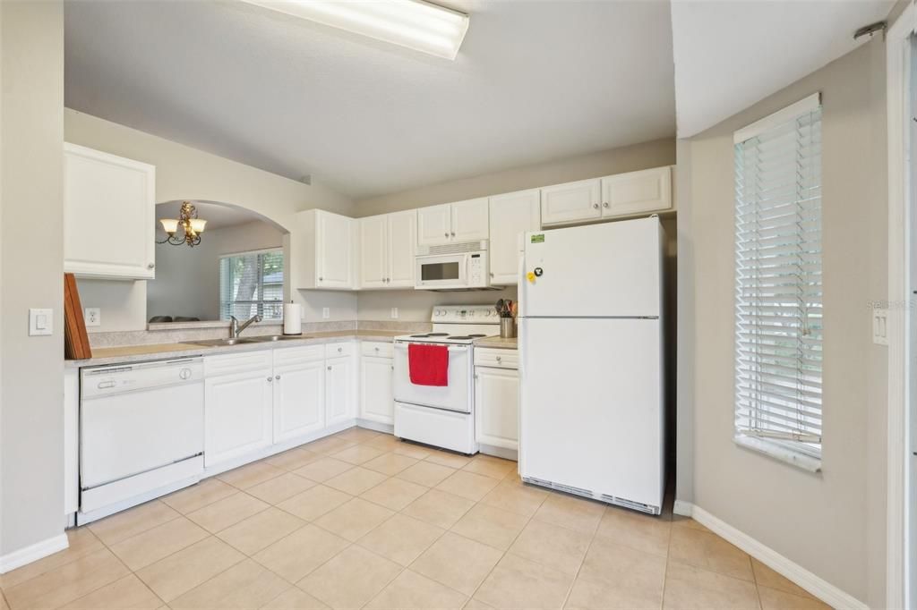 Activo con contrato: $299,900 (3 camas, 2 baños, 1296 Pies cuadrados)