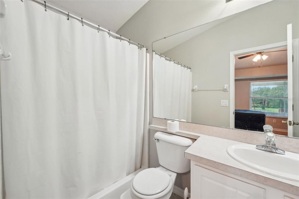 Activo con contrato: $299,900 (3 camas, 2 baños, 1296 Pies cuadrados)