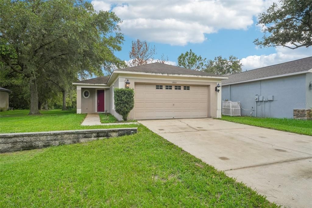 Activo con contrato: $299,900 (3 camas, 2 baños, 1296 Pies cuadrados)