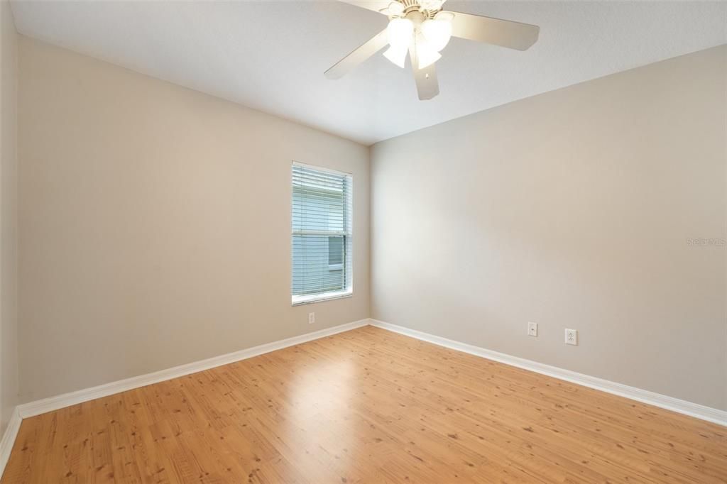 Activo con contrato: $299,900 (3 camas, 2 baños, 1296 Pies cuadrados)