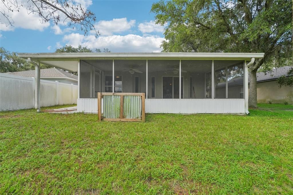 Activo con contrato: $299,900 (3 camas, 2 baños, 1296 Pies cuadrados)