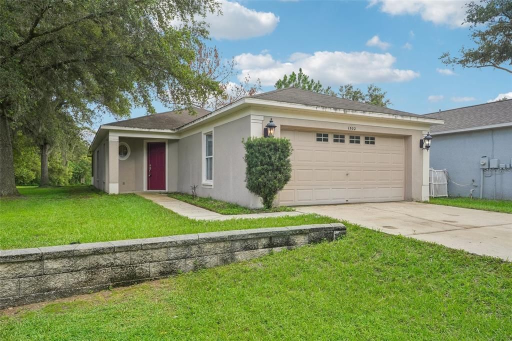 Activo con contrato: $299,900 (3 camas, 2 baños, 1296 Pies cuadrados)