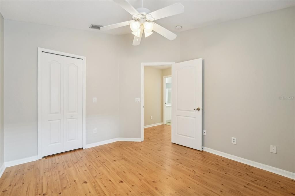 Activo con contrato: $299,900 (3 camas, 2 baños, 1296 Pies cuadrados)