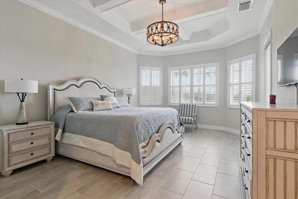 For Sale: $1,400,000 (4 beds, 2 baths, 2361 Square Feet)