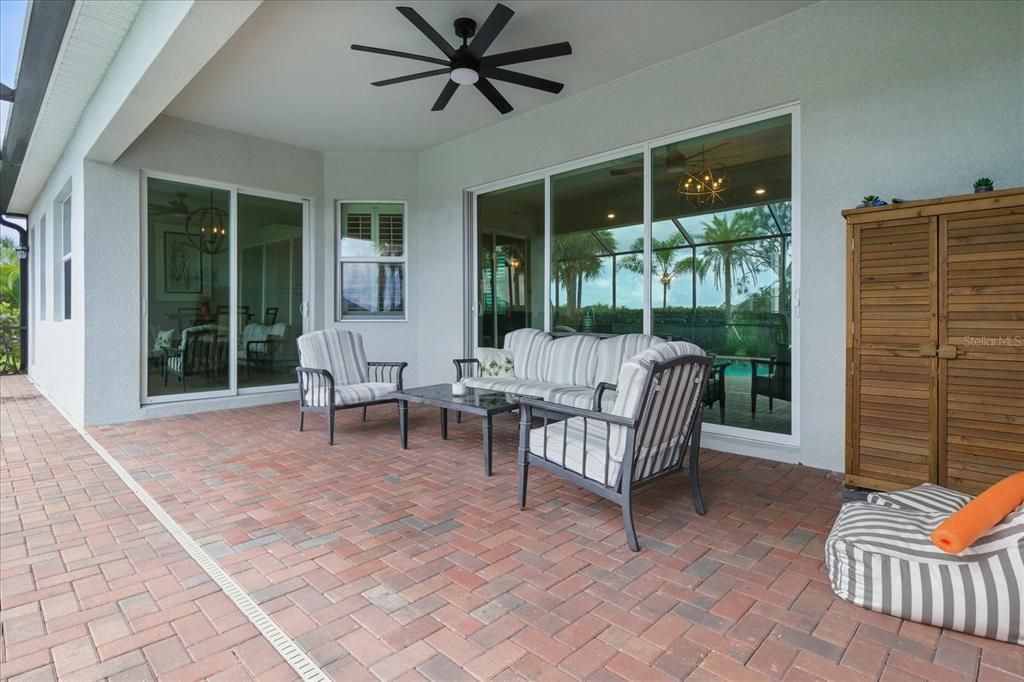 For Sale: $1,400,000 (4 beds, 2 baths, 2361 Square Feet)