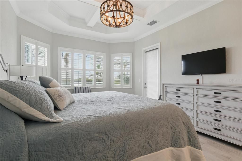 For Sale: $1,400,000 (4 beds, 2 baths, 2361 Square Feet)