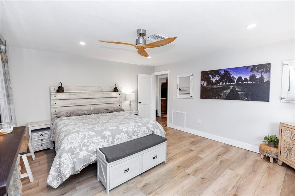 For Sale: $672,900 (3 beds, 2 baths, 2203 Square Feet)