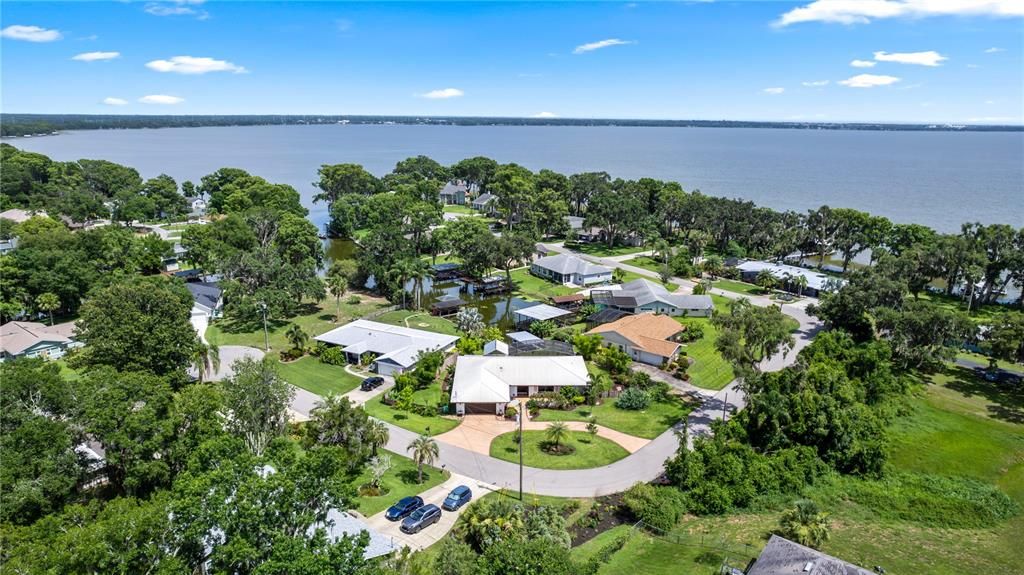 For Sale: $672,900 (3 beds, 2 baths, 2203 Square Feet)