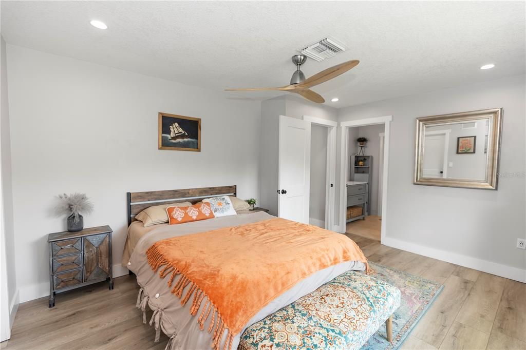 For Sale: $672,900 (3 beds, 2 baths, 2203 Square Feet)