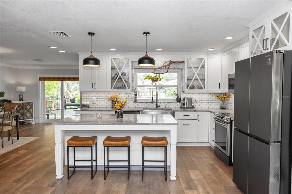 For Sale: $672,900 (3 beds, 2 baths, 2203 Square Feet)