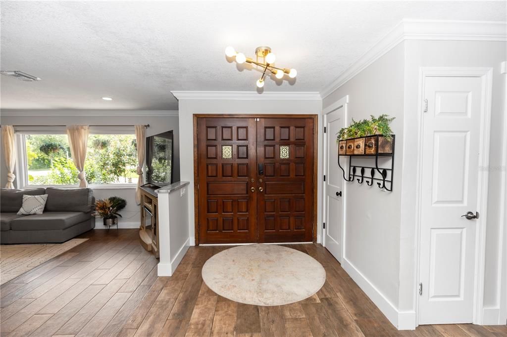 For Sale: $672,900 (3 beds, 2 baths, 2203 Square Feet)