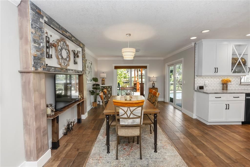 For Sale: $672,900 (3 beds, 2 baths, 2203 Square Feet)