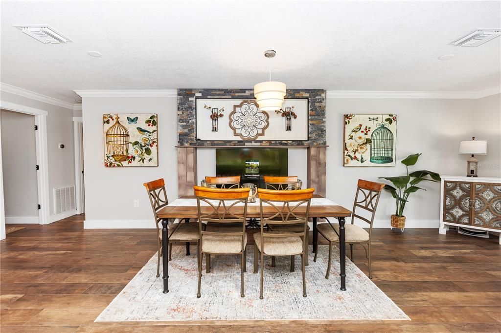 For Sale: $672,900 (3 beds, 2 baths, 2203 Square Feet)