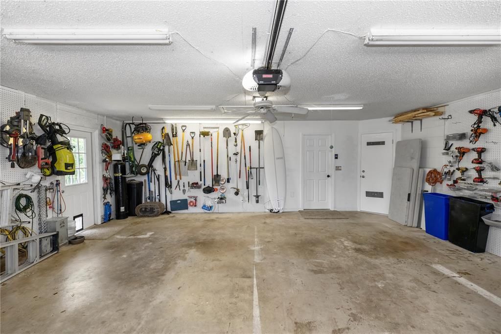 For Sale: $672,900 (3 beds, 2 baths, 2203 Square Feet)