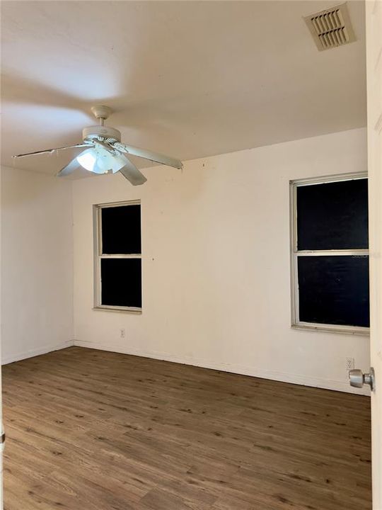 For Sale: $205,000 (3 beds, 2 baths, 1179 Square Feet)