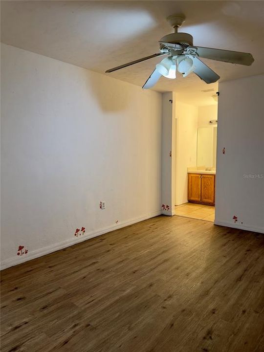 For Sale: $205,000 (3 beds, 2 baths, 1179 Square Feet)