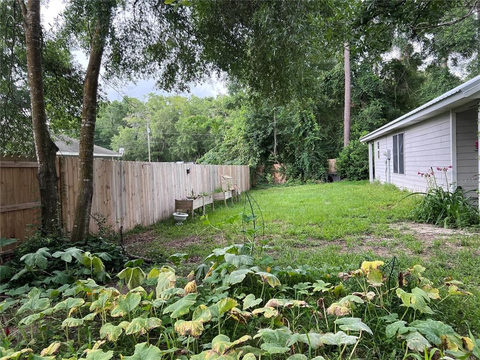 For Sale: $205,000 (3 beds, 2 baths, 1179 Square Feet)