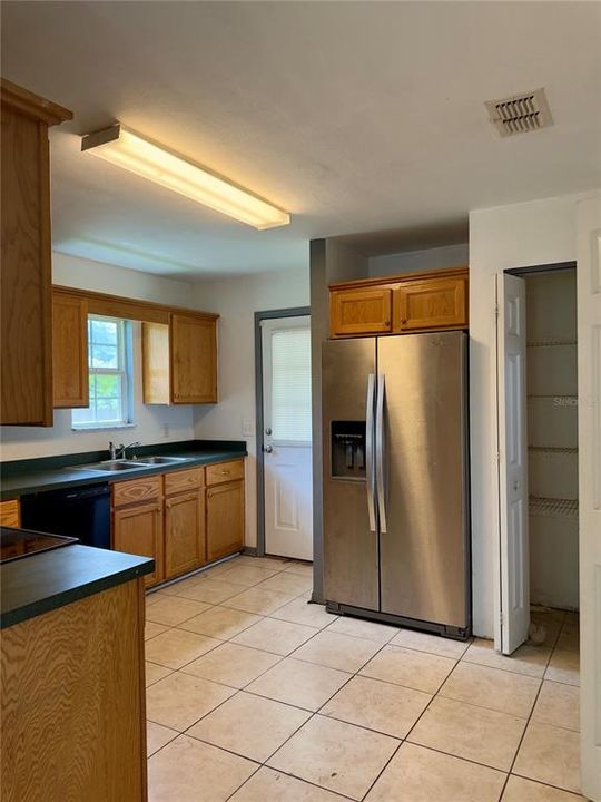 For Sale: $205,000 (3 beds, 2 baths, 1179 Square Feet)