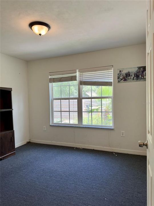 For Sale: $205,000 (3 beds, 2 baths, 1179 Square Feet)