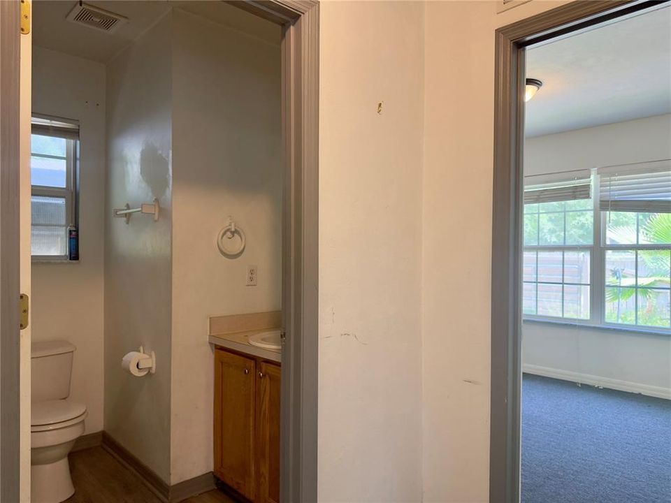 For Sale: $205,000 (3 beds, 2 baths, 1179 Square Feet)