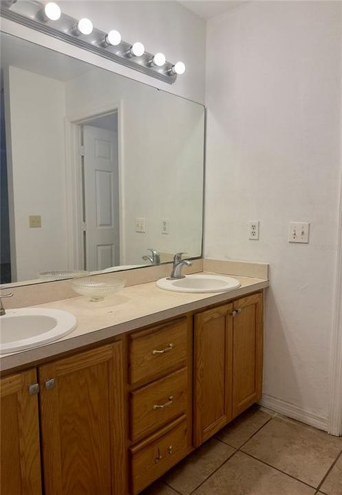 For Sale: $205,000 (3 beds, 2 baths, 1179 Square Feet)