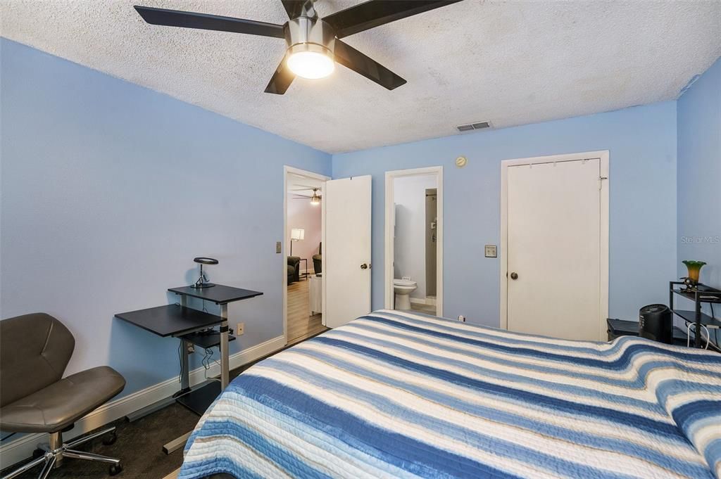 待售: $224,999 (2 贝兹, 2 浴室, 970 平方英尺)