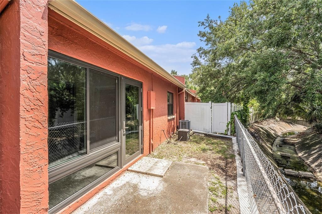 待售: $224,999 (2 贝兹, 2 浴室, 970 平方英尺)