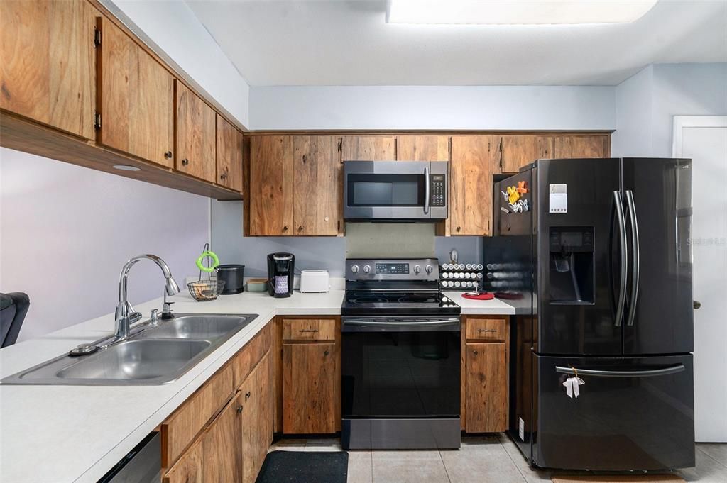 待售: $224,999 (2 贝兹, 2 浴室, 970 平方英尺)