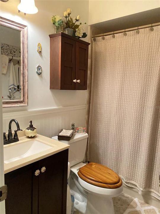 For Sale: $189,900 (2 beds, 2 baths, 961 Square Feet)