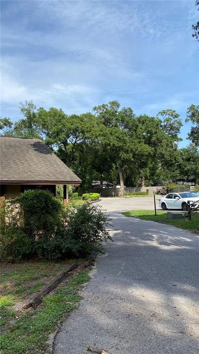 For Sale: $189,900 (2 beds, 2 baths, 961 Square Feet)