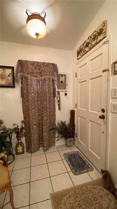 For Sale: $189,900 (2 beds, 2 baths, 961 Square Feet)