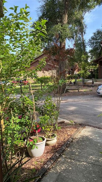 For Sale: $189,900 (2 beds, 2 baths, 961 Square Feet)