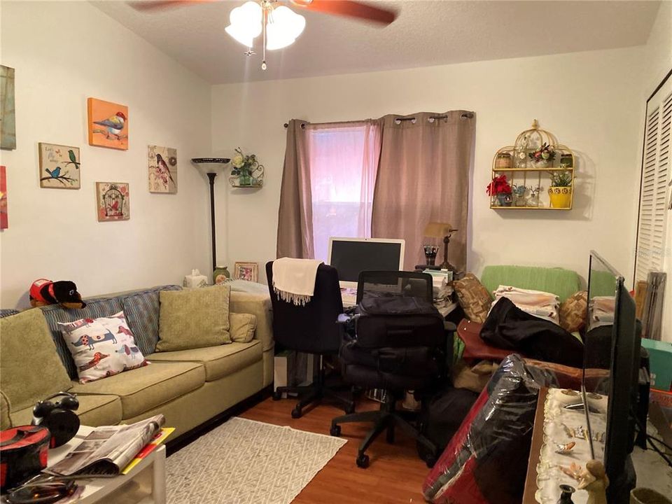 For Sale: $189,900 (2 beds, 2 baths, 961 Square Feet)