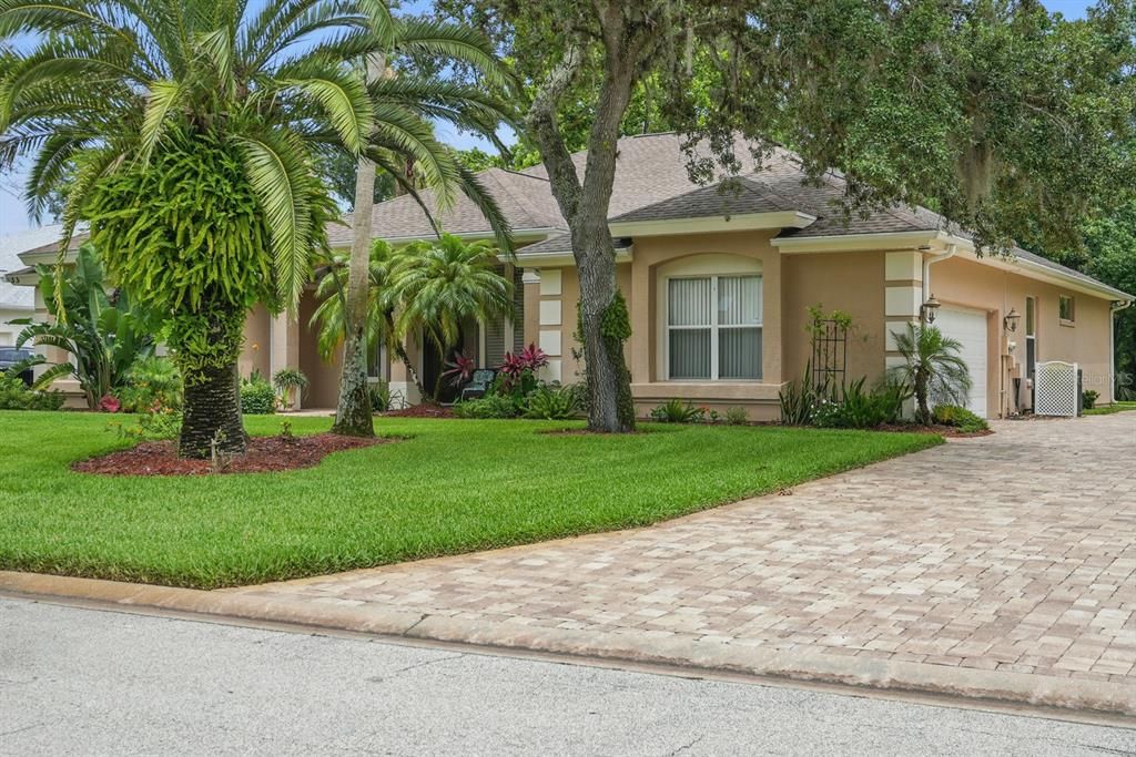 合同活跃: $699,000 (4 贝兹, 3 浴室, 2602 平方英尺)