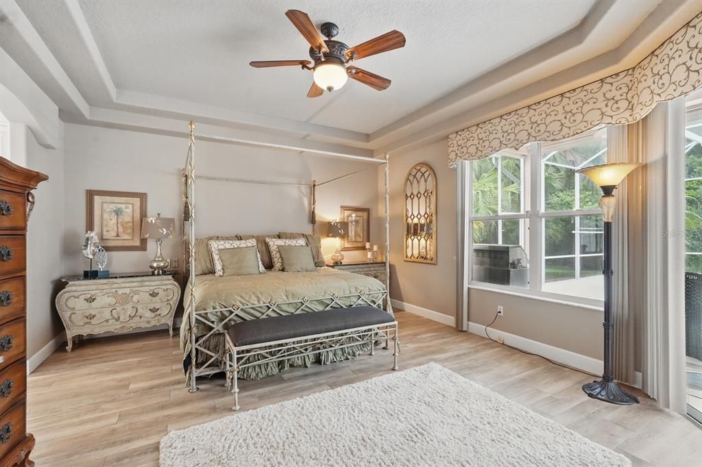 合同活跃: $699,000 (4 贝兹, 3 浴室, 2602 平方英尺)